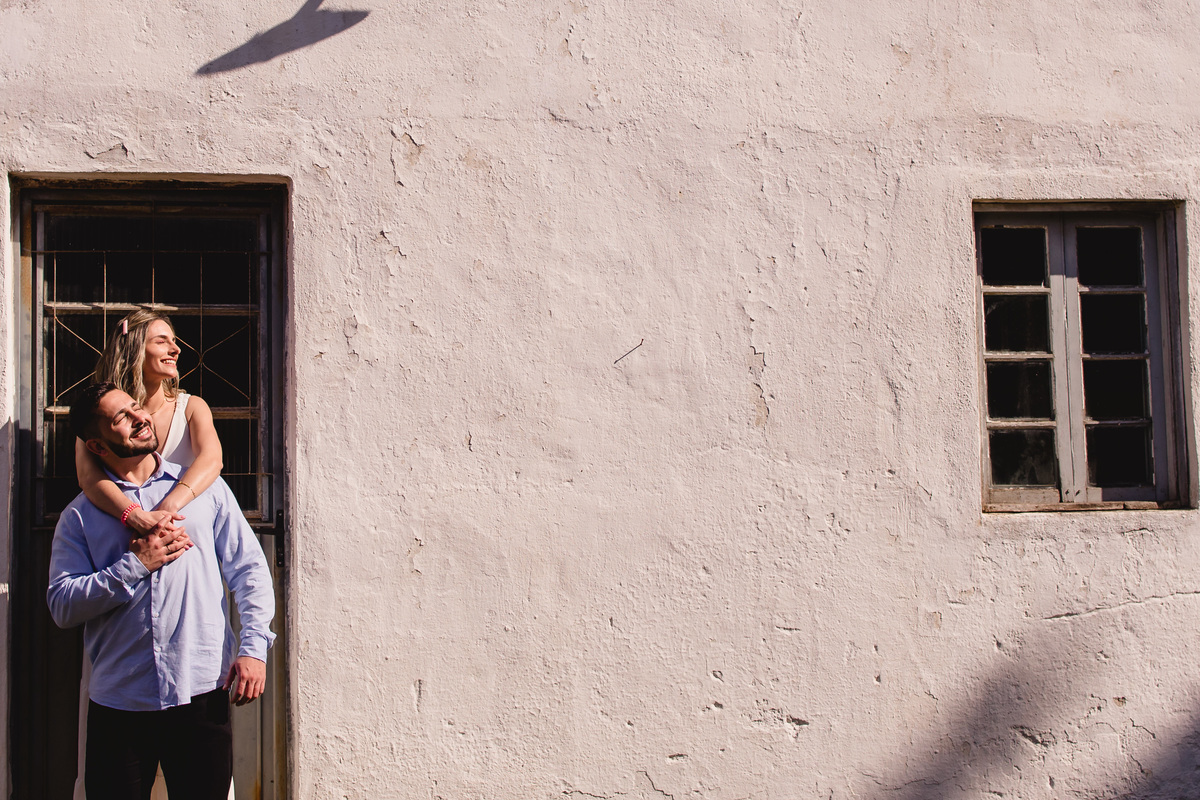 ensaio de casal, dia, noite, luzes, rustico, pelotas, satolep, fotógrafo de casamento, fotógrafo de ensaios, ensaio no campo, fazenda dos avós, diurno, noturno, casamento, ensaio externo, sol, chuva, lua, ensaio lâmpadas, lago, grama, casamento no campo