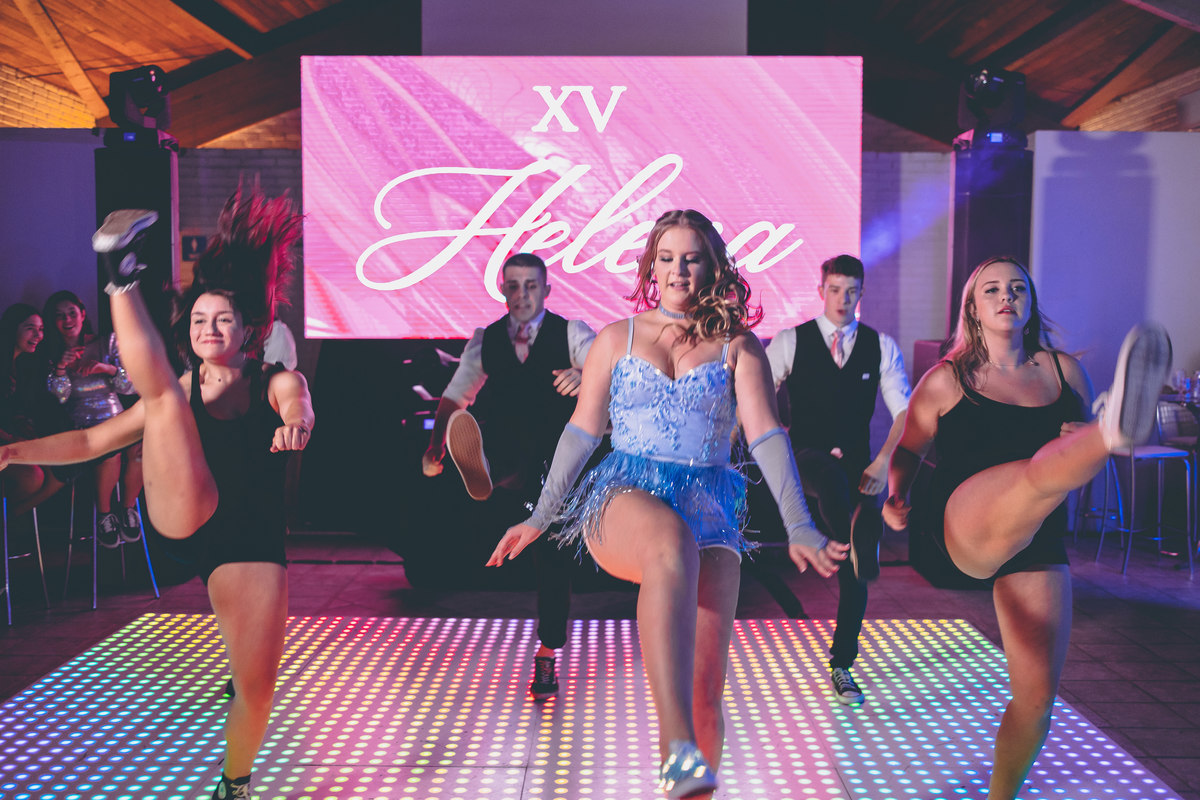 fotografo pelotas, fabiano rosa, ensaio  15 anos, xv anos, dunas clube, estúdio fotografico, moda, vestido 15 anos, festa 15 , ensaio street, blogueira,, influencer, debutante, festa, evento, make, maquiagem, festa, xv anos pelotas, satolep, vestido azul
