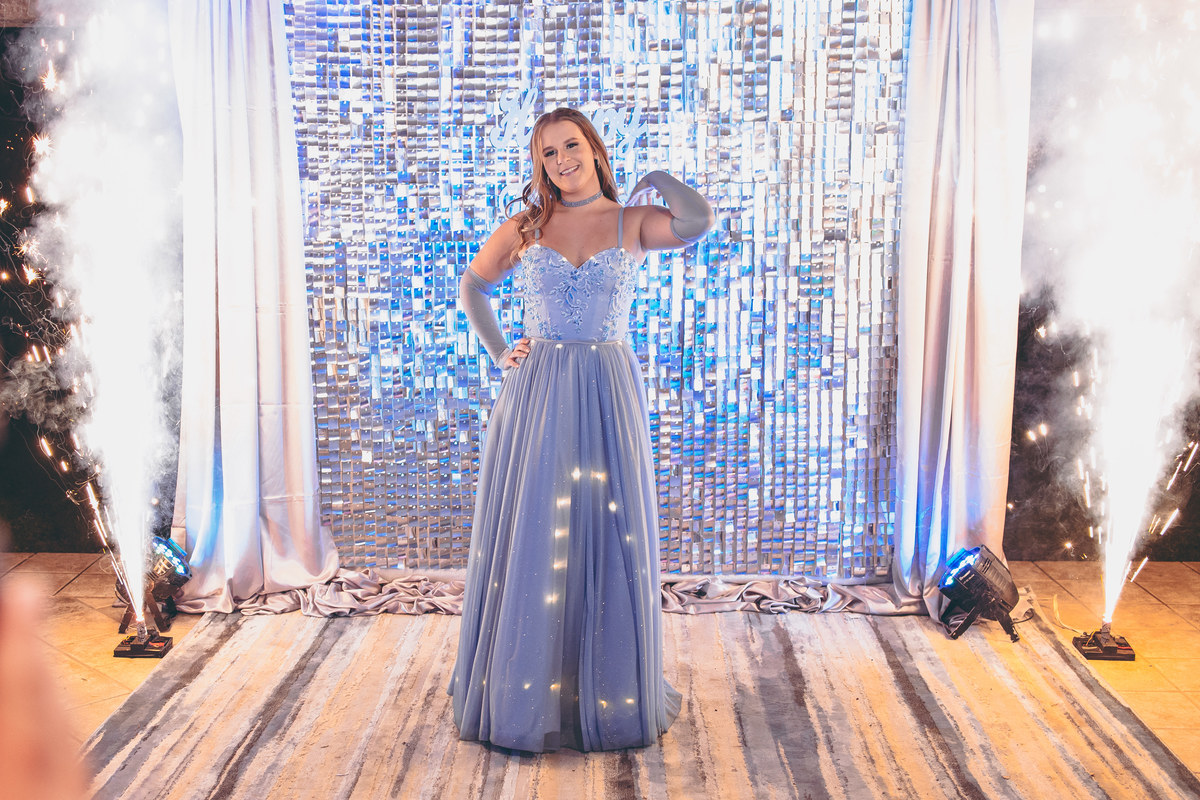 fotografo pelotas, fabiano rosa, ensaio  15 anos, xv anos, dunas clube, estúdio fotografico, moda, vestido 15 anos, festa 15 , ensaio street, blogueira,, influencer, debutante, festa, evento, make, maquiagem, festa, xv anos pelotas, satolep, vestido azul
