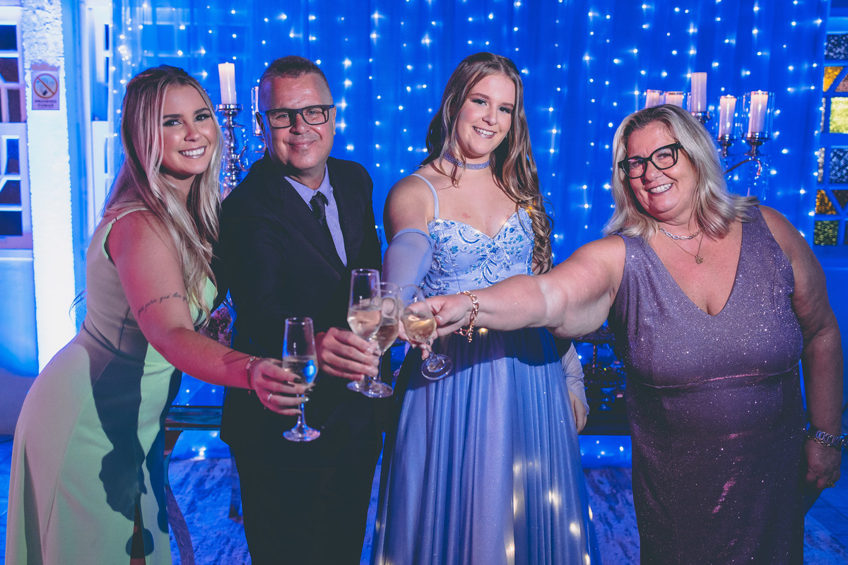 fotografo pelotas, fabiano rosa, ensaio  15 anos, xv anos, dunas clube, estúdio fotografico, moda, vestido 15 anos, festa 15 , ensaio street, blogueira,, influencer, debutante, festa, evento, make, maquiagem, festa, xv anos pelotas, satolep, vestido azul
