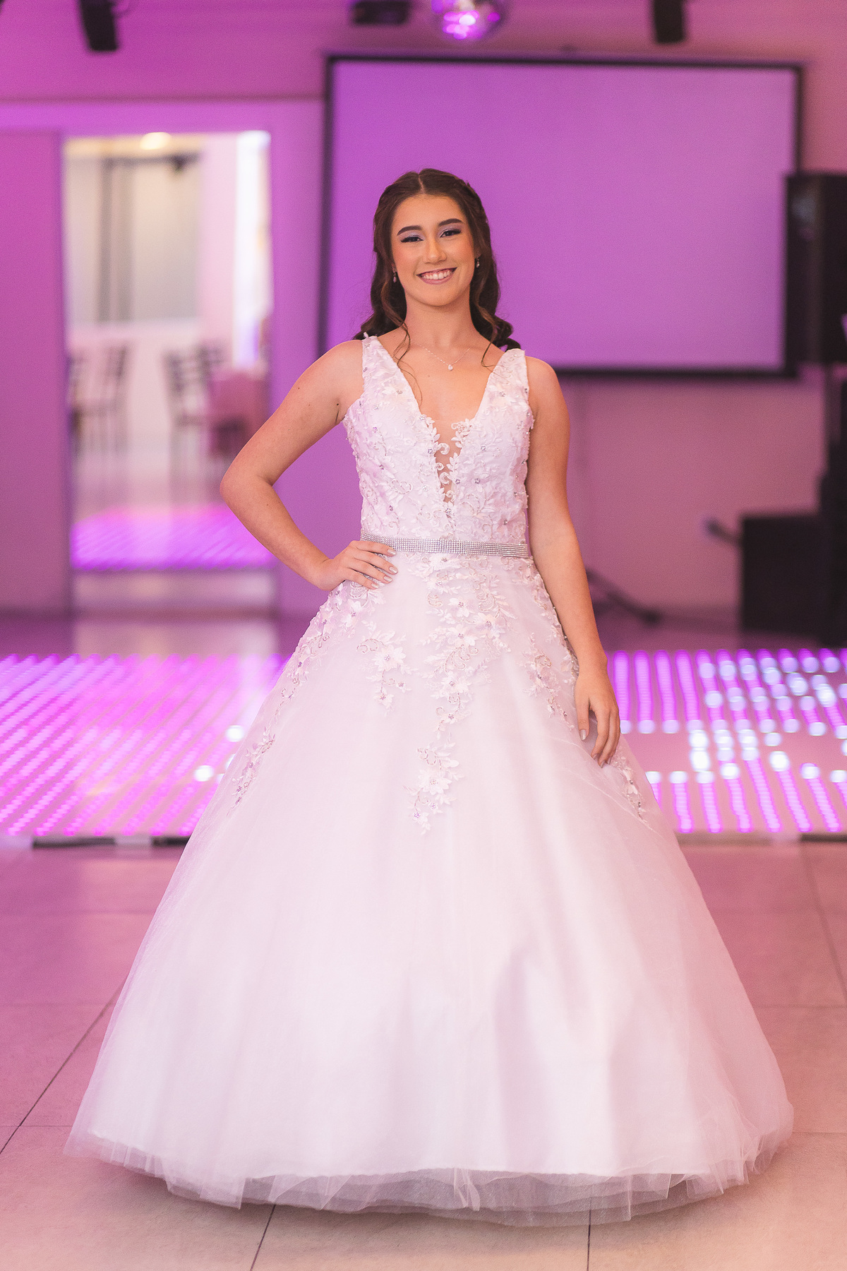 fotografo pelotas, fabiano rosa, ensaio  15 anos, xv anos, las Palmas, estúdio fotografico, moda, vestido 15 anos, festa 15 , ensaio street, blogueira,, influencer, debutante, festa, evento, make, maquiagem, festa, xv anos pelotas, satolep, vestido branco