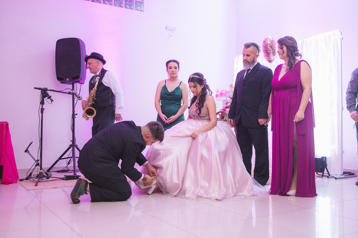 fotografo pelotas, fabiano rosa, festa  15 anos, xv anos, Salão Bamboo, estúdio fotografico, moda, vestido 15 anos, festa 15 , influencer, debutante, festa, evento, make, maquiagem, xv anos pelotas, making , vestido rosa, bordo, decoração 15 anos, pista