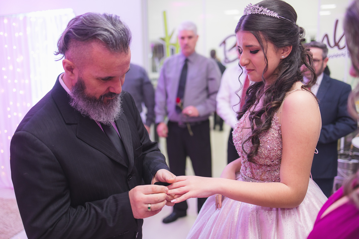 fotografo pelotas, fabiano rosa, festa  15 anos, xv anos, Salão Bamboo, estúdio fotografico, moda, vestido 15 anos, festa 15 , influencer, debutante, festa, evento, make, maquiagem, xv anos pelotas, making , vestido rosa, bordo, decoração 15 anos, pista