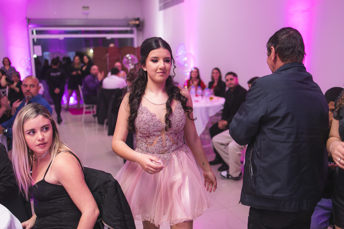 fotografo pelotas, fabiano rosa, festa  15 anos, xv anos, Salão Bamboo, estúdio fotografico, moda, vestido 15 anos, festa 15 , influencer, debutante, festa, evento, make, maquiagem, xv anos pelotas, making , vestido rosa, bordo, decoração 15 anos, pistav