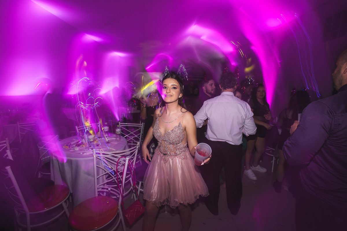 fotografo pelotas, fabiano rosa, festa  15 anos, xv anos, Salão Bamboo, estúdio fotografico, moda, vestido 15 anos, festa 15 , influencer, debutante, festa, evento, make, maquiagem, xv anos pelotas, making , vestido rosa, bordo, decoração 15 anos, pista