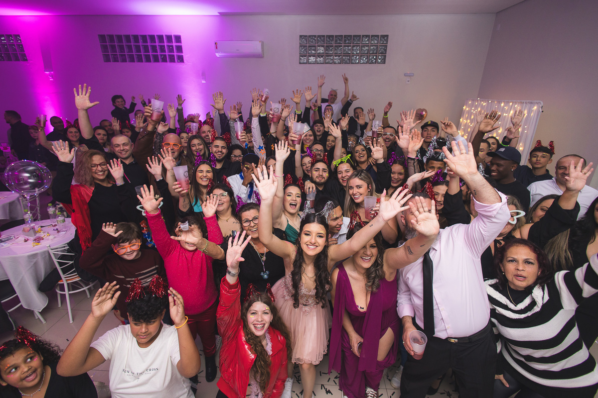 fotografo pelotas, fabiano rosa, festa  15 anos, xv anos, Salão Bamboo, estúdio fotografico, moda, vestido 15 anos, festa 15 , influencer, debutante, festa, evento, make, maquiagem, xv anos pelotas, making , vestido rosa, bordo, decoração 15 anos, pista