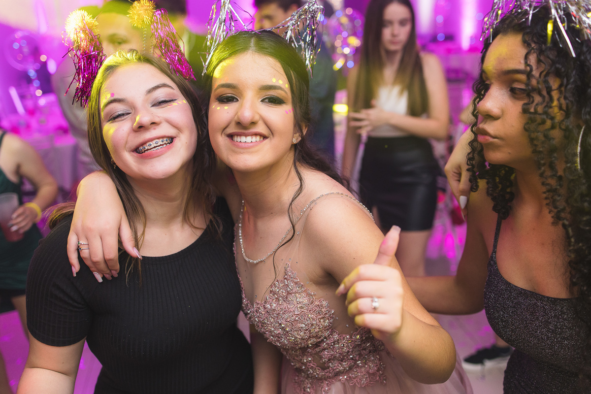 fotografo pelotas, fabiano rosa, festa  15 anos, xv anos, Salão Bamboo, estúdio fotografico, moda, vestido 15 anos, festa 15 , influencer, debutante, festa, evento, make, maquiagem, xv anos pelotas, making , vestido rosa, bordo, decoração 15 anos, pista