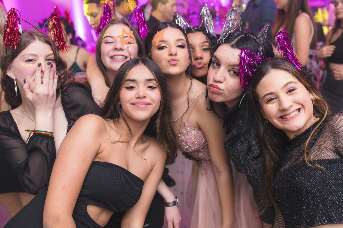 fotografo pelotas, fabiano rosa, festa  15 anos, xv anos, Salão Bamboo, estúdio fotografico, moda, vestido 15 anos, festa 15 , influencer, debutante, festa, evento, make, maquiagem, xv anos pelotas, making , vestido rosa, bordo, decoração 15 anos, pista