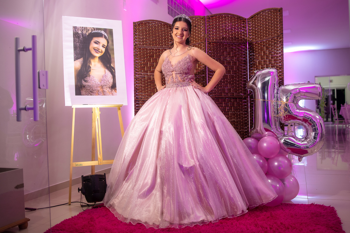 fotografo pelotas, fabiano rosa, festa  15 anos, xv anos, Salão Bamboo, estúdio fotografico, moda, vestido 15 anos, festa 15 , influencer, debutante, festa, evento, make, maquiagem, xv anos pelotas, making , vestido rosa, bordo, decoração 15 anos, pista