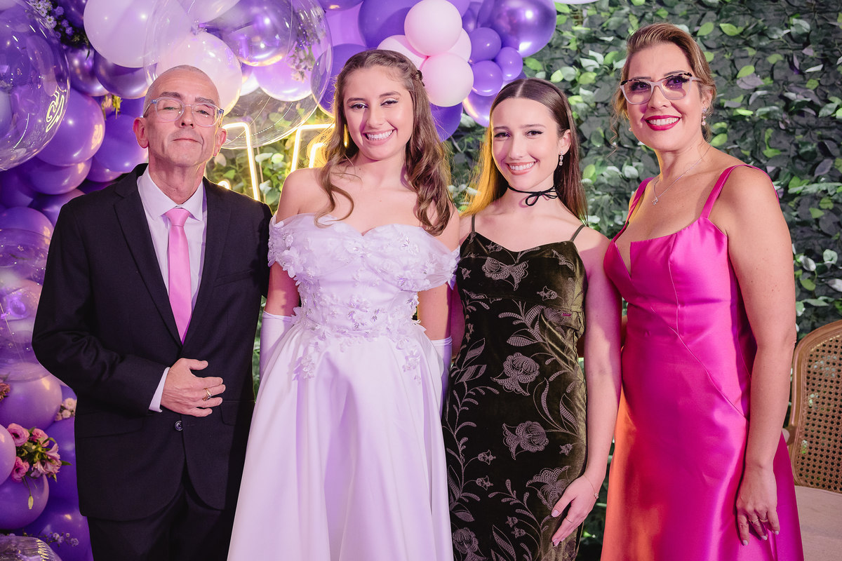 fotografo pelotas, fabiano rosa, ensaio  15 anos, xv anos, Parque Tênis Clube, estúdio fotografico, moda, vestido 15 anos, festa 15 ,decoração, influencer, debutante, festa luxo, evento, make, maquiagem, festa, xv anos pelotas, making , vestido branco