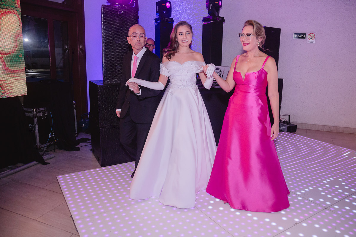 fotografo pelotas, fabiano rosa, ensaio  15 anos, xv anos, Parque Tênis Clube, estúdio fotografico, moda, vestido 15 anos, festa 15 ,decoração, influencer, debutante, festa luxo, evento, make, maquiagem, festa, xv anos pelotas, making , vestido branco