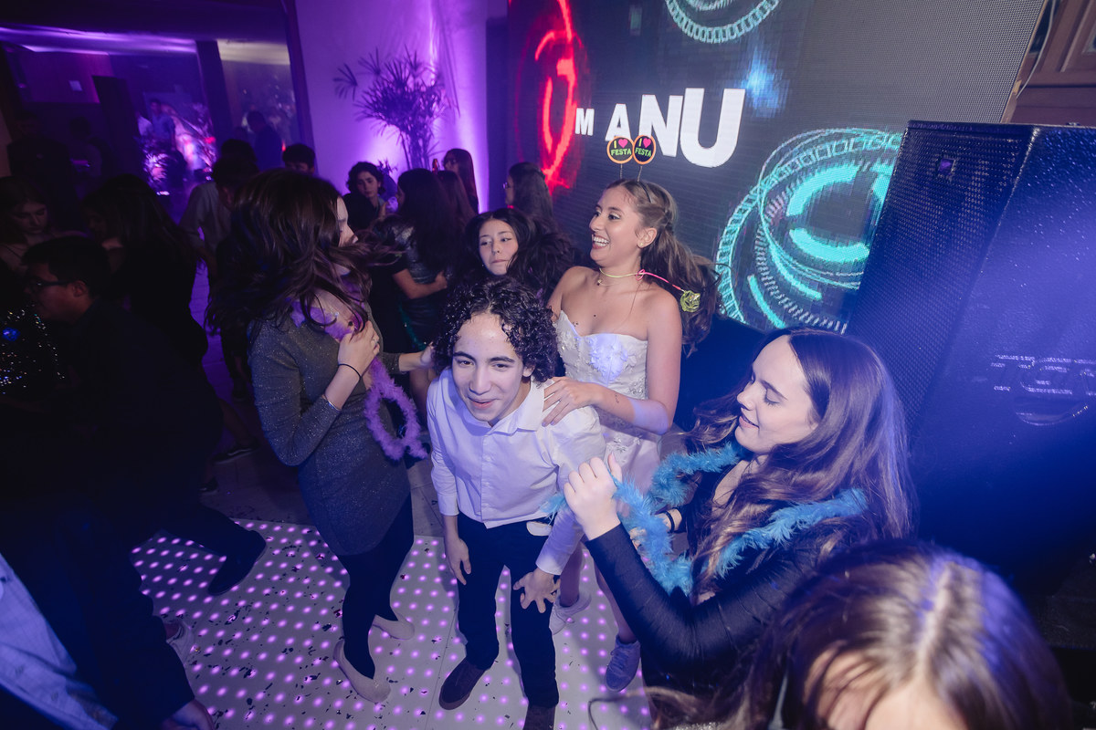 fotografo pelotas, fabiano rosa, ensaio  15 anos, xv anos, Parque Tênis Clube, estúdio fotografico, moda, vestido 15 anos, festa 15 ,decoração, influencer, debutante, festa luxo, evento, make, maquiagem, festa, xv anos pelotas, making , vestido branco