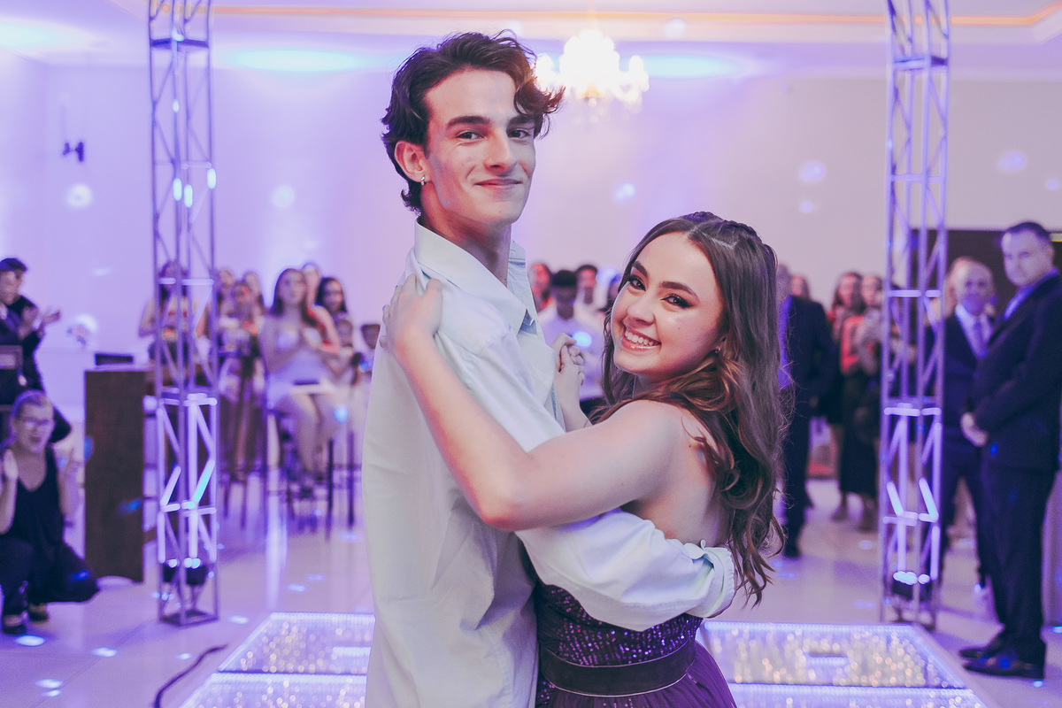 fotografo pelotas, fabiano rosa, festa  15 anos, xv anos, Sant Helena, estúdio fotografico, moda, vestido 15 anos, festa 15 , ensaio street, blogueira, debutante, festa, evento, make, maquiagem, festa, xv anos pelotas, making , vestido vinho, bordo