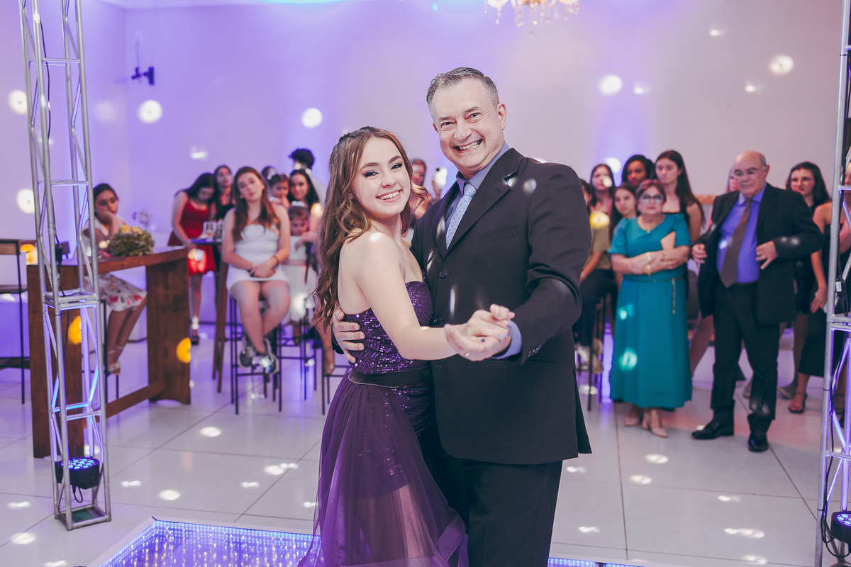 fotografo pelotas, fabiano rosa, festa  15 anos, xv anos, Sant Helena, estúdio fotografico, moda, vestido 15 anos, festa 15 , ensaio street, blogueira, debutante, festa, evento, make, maquiagem, festa, xv anos pelotas, making , vestido vinho, bordo