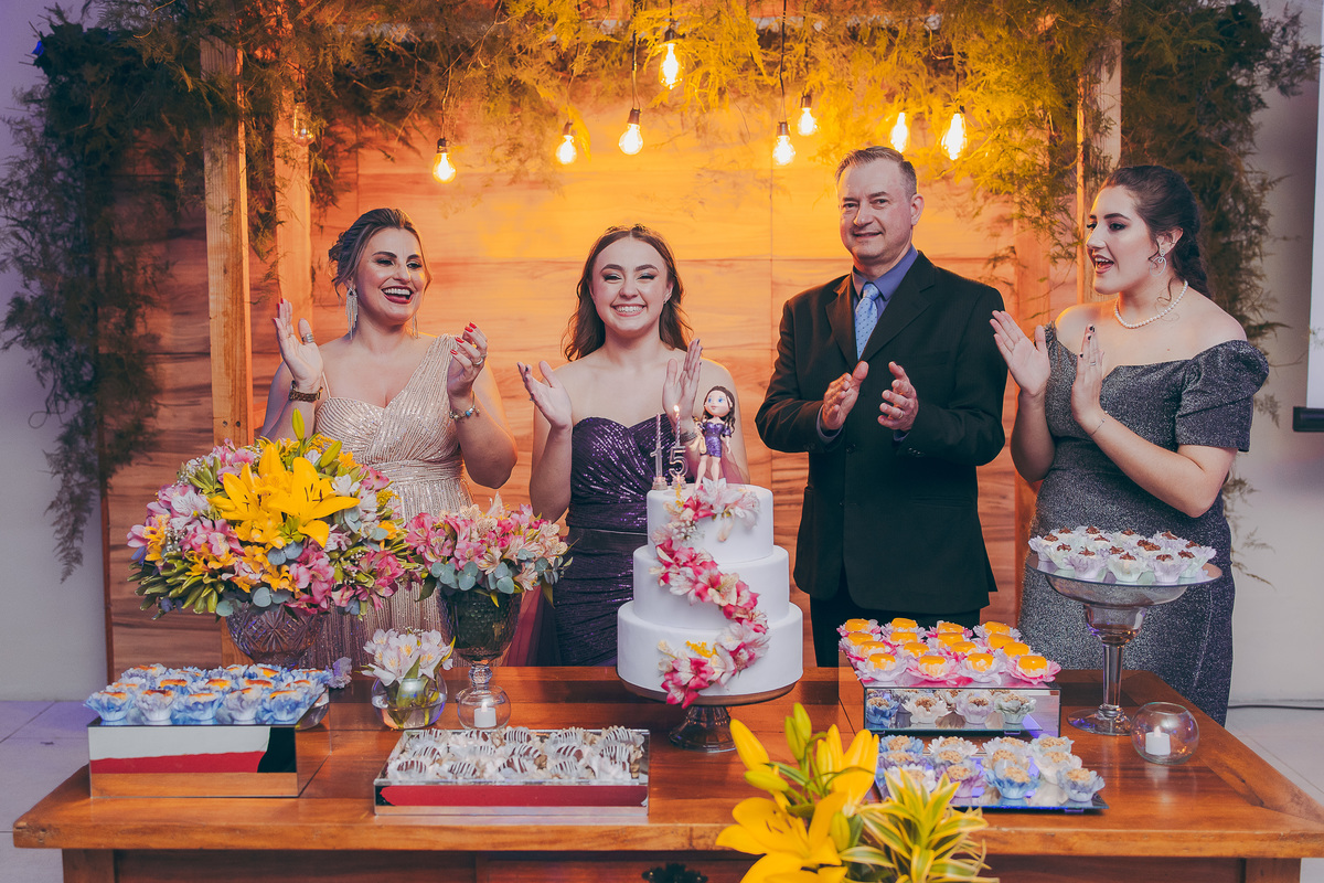 fotografo pelotas, fabiano rosa, festa  15 anos, xv anos, Sant Helena, estúdio fotografico, moda, vestido 15 anos, festa 15 , ensaio street, blogueira, debutante, festa, evento, make, maquiagem, festa, xv anos pelotas, making , vestido vinho, bordo