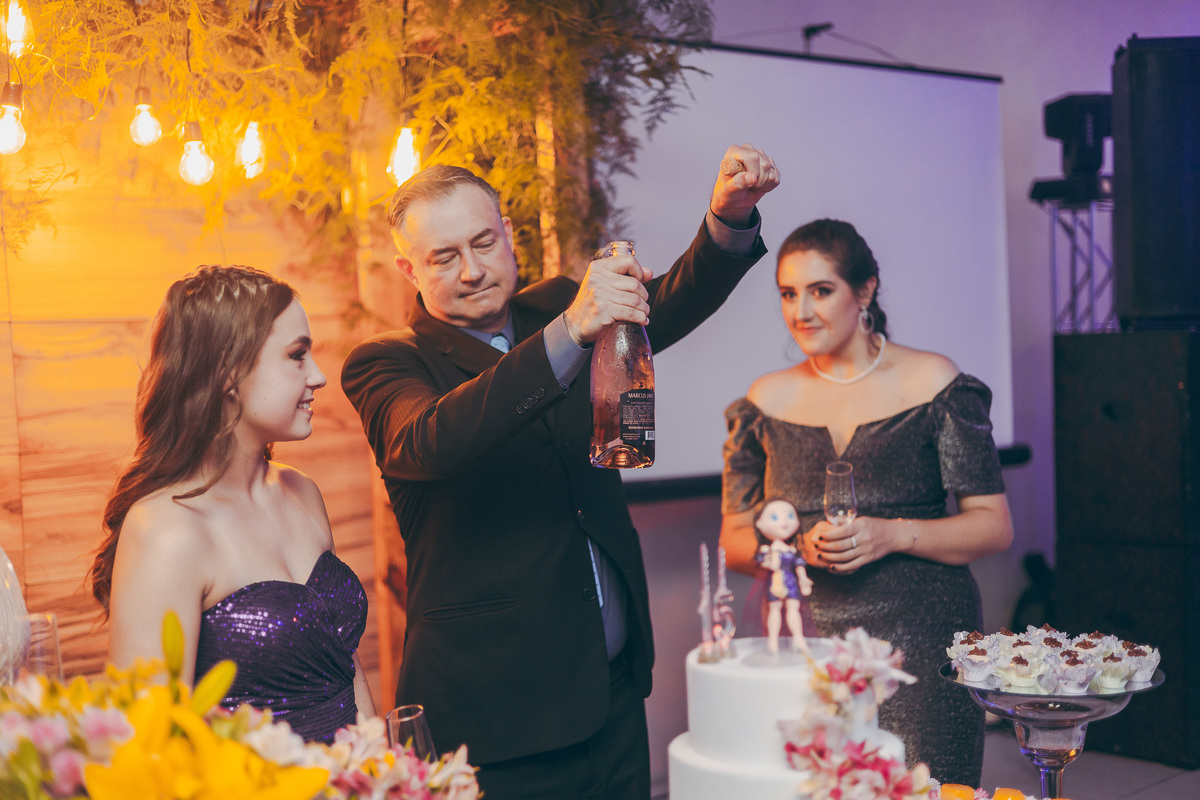 fotografo pelotas, fabiano rosa, festa  15 anos, xv anos, Sant Helena, estúdio fotografico, moda, vestido 15 anos, festa 15 , ensaio street, blogueira, debutante, festa, evento, make, maquiagem, festa, xv anos pelotas, making , vestido vinho, bordo