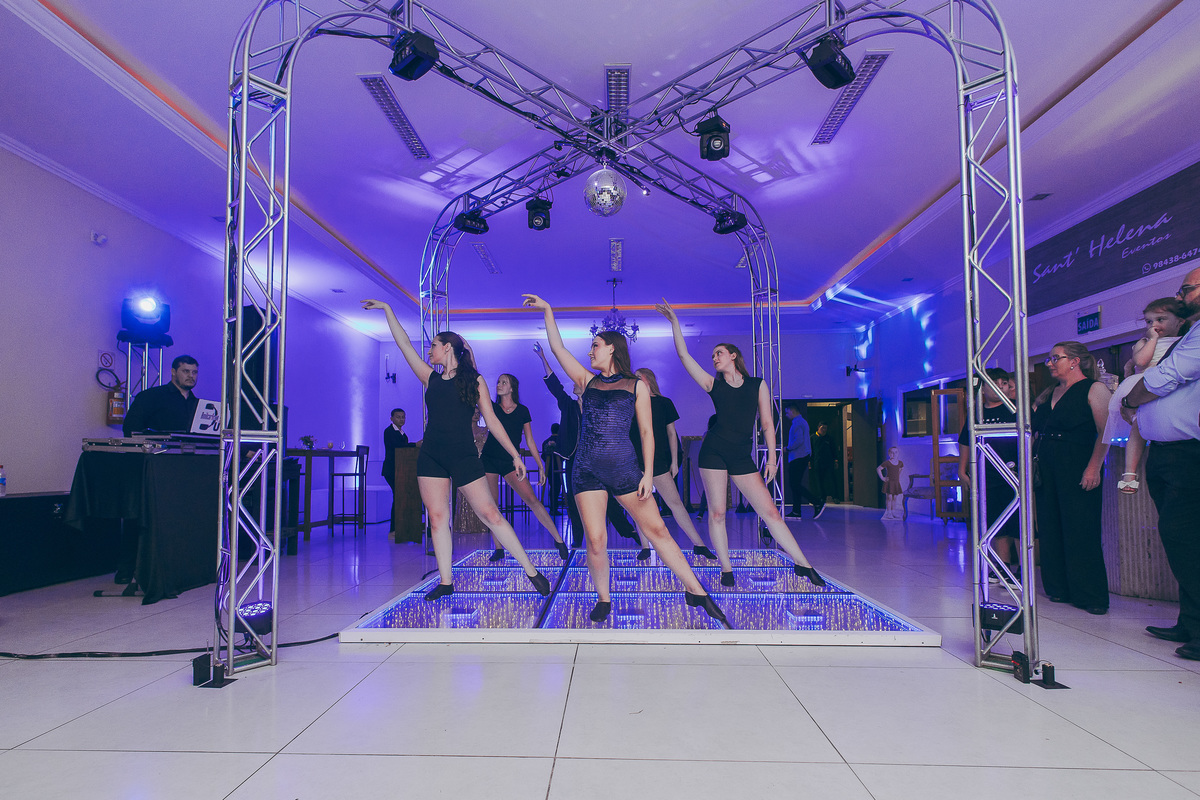 fotografo pelotas, fabiano rosa, festa  15 anos, xv anos, Sant Helena, estúdio fotografico, moda, vestido 15 anos, festa 15 , ensaio street, blogueira, debutante, festa, evento, make, maquiagem, festa, xv anos pelotas, making , vestido vinho, bordo