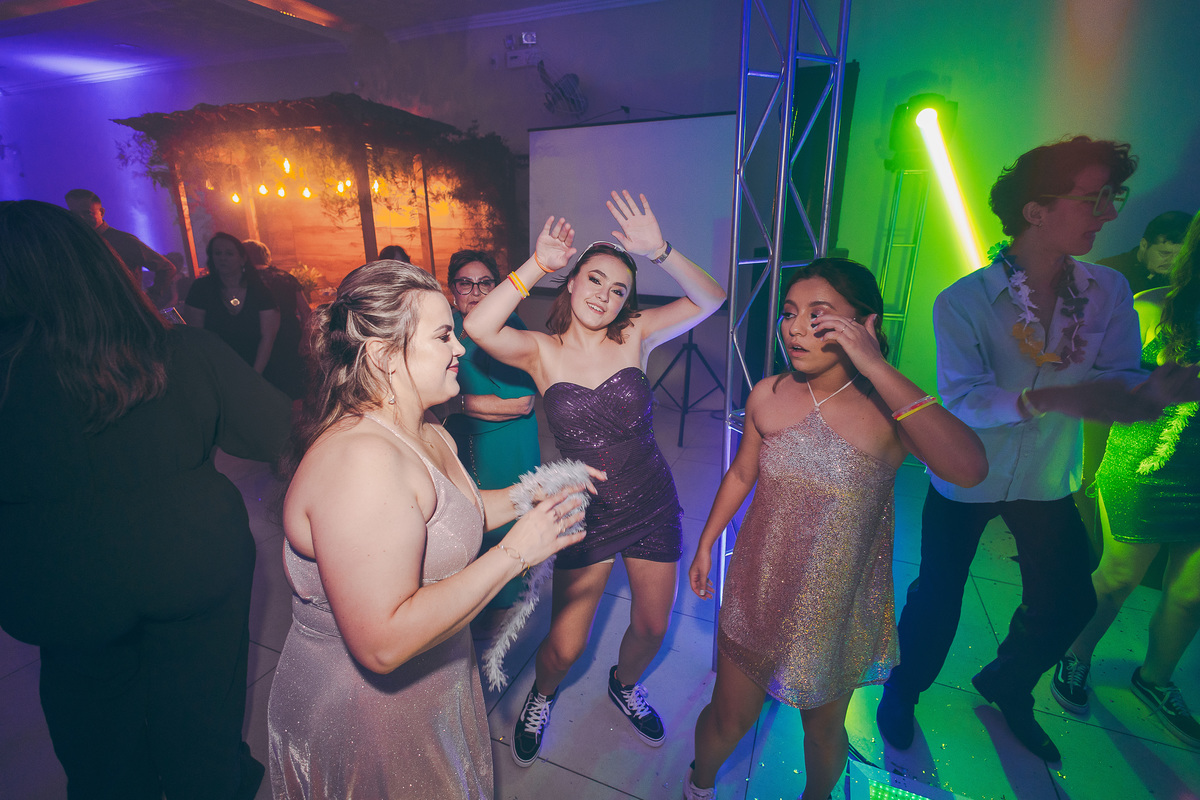 fotografo pelotas, fabiano rosa, festa  15 anos, xv anos, Sant Helena, estúdio fotografico, moda, vestido 15 anos, festa 15 , ensaio street, blogueira, debutante, festa, evento, make, maquiagem, festa, xv anos pelotas, making , vestido vinho, bordo