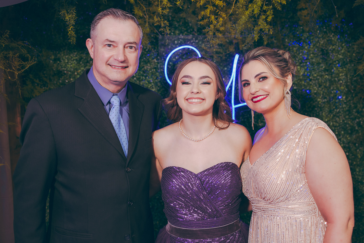 fotografo pelotas, fabiano rosa, festa  15 anos, xv anos, Sant Helena, estúdio fotografico, moda, vestido 15 anos, festa 15 , ensaio street, blogueira, debutante, festa, evento, make, maquiagem, festa, xv anos pelotas, making , vestido vinho, bordo