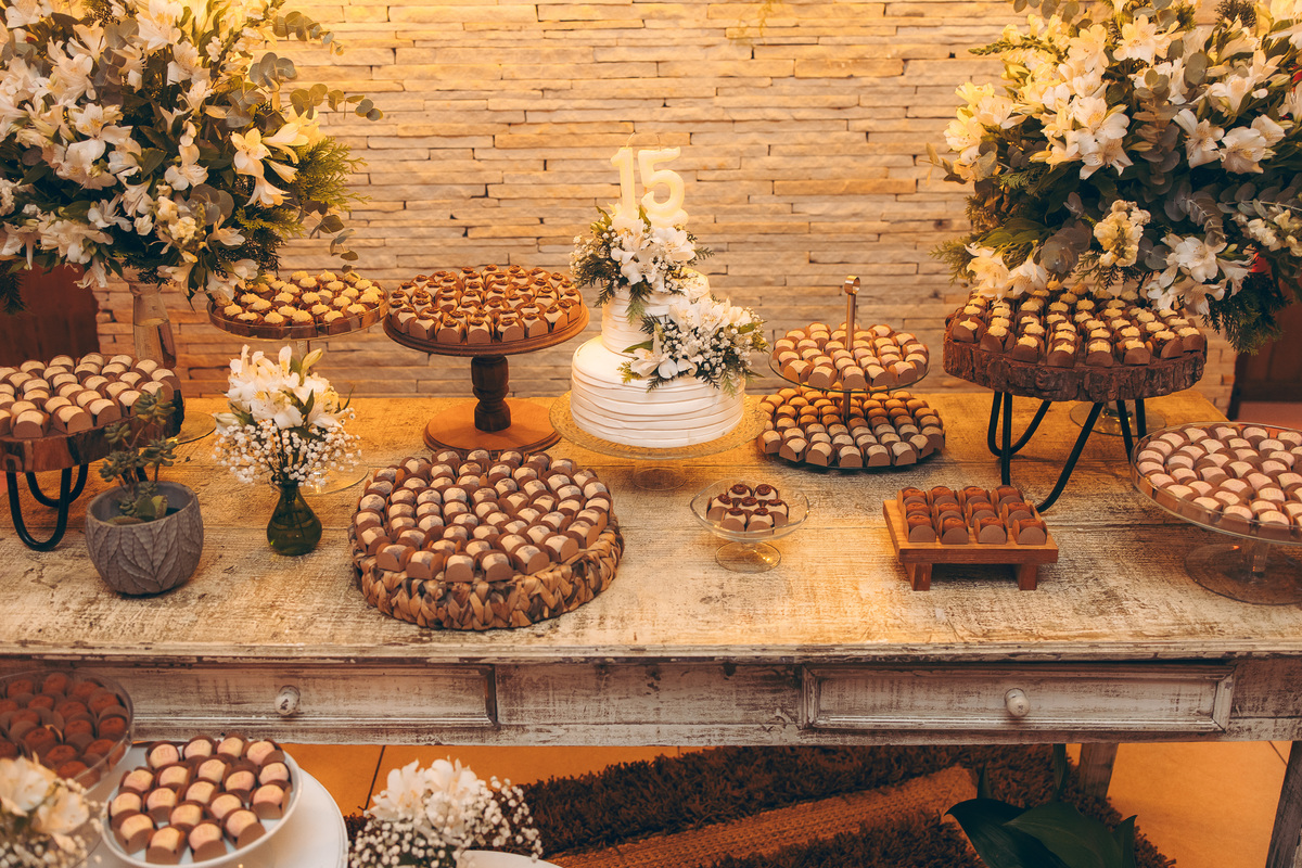 fotografo pelotas, fabiano rosa, festa  15 anos, xv anos, Espaço Eventos, estúdio fotografico, moda, vestido 15 anos, festa 15 , ensaio street, blogueira, debutante, festa, evento, make, maquiagem, festa, xv anos pelotas, making , vestido azul, dourado