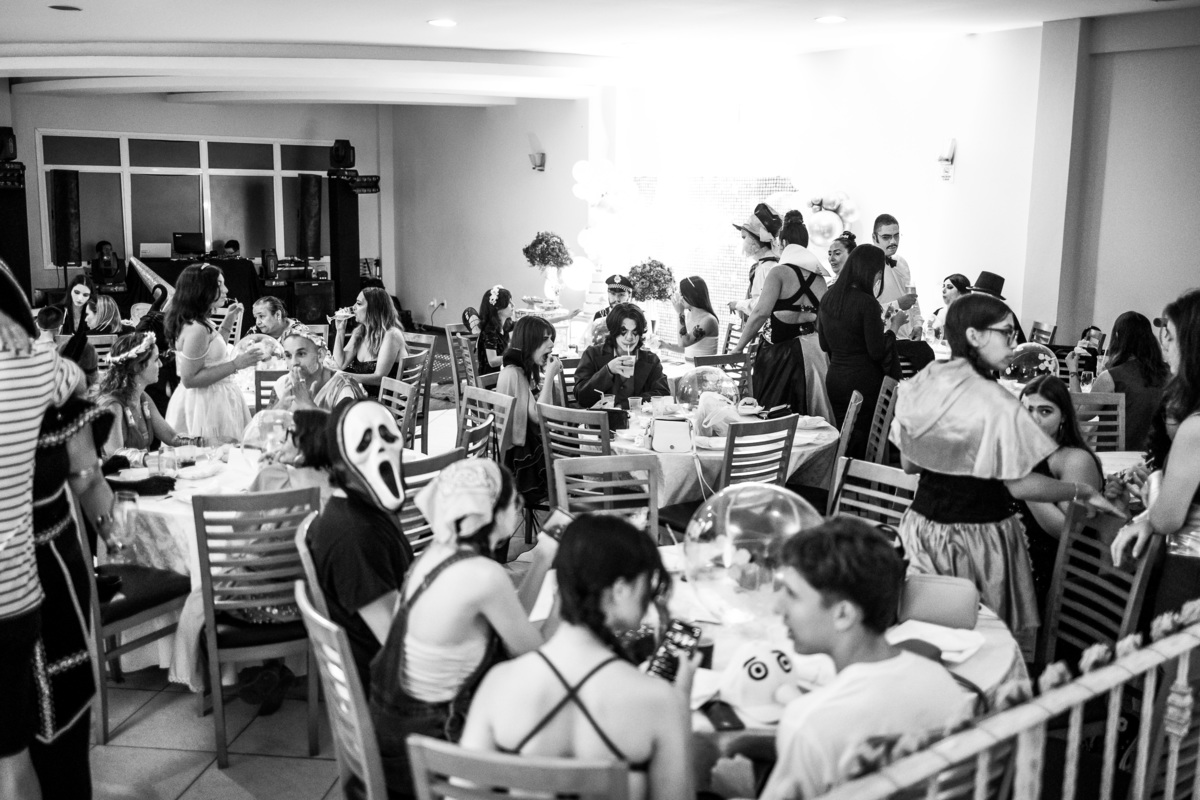 fotografo pelotas, fabiano rosa, ensaio  15 anos, xv anos, Pour Toi, estúdio, moda, vestido 15 anos, festa 15, decoração dourada, temático, debutante, festa luxo, evento, make, maquiagem, festa, xv anos pelotas, making , vestido amarelo vermelho dourado