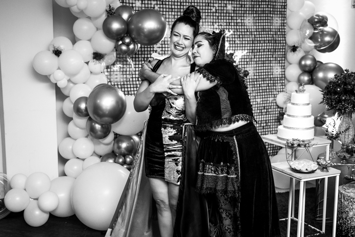 fotografo pelotas, fabiano rosa, ensaio  15 anos, xv anos, Pour Toi, estúdio, moda, vestido 15 anos, festa 15, decoração dourada, temático, debutante, festa luxo, evento, make, maquiagem, festa, xv anos pelotas, making , vestido amarelo vermelho dourado