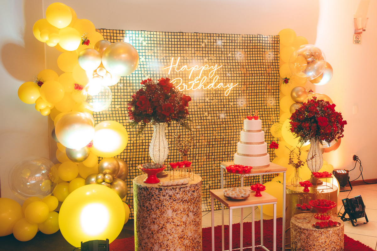 fotografo pelotas, fabiano rosa, ensaio  15 anos, xv anos, Pour Toi, estúdio, moda, vestido 15 anos, festa 15, decoração dourada, temático, debutante, festa luxo, evento, make, maquiagem, festa, xv anos pelotas, making , vestido amarelo vermelho dourado