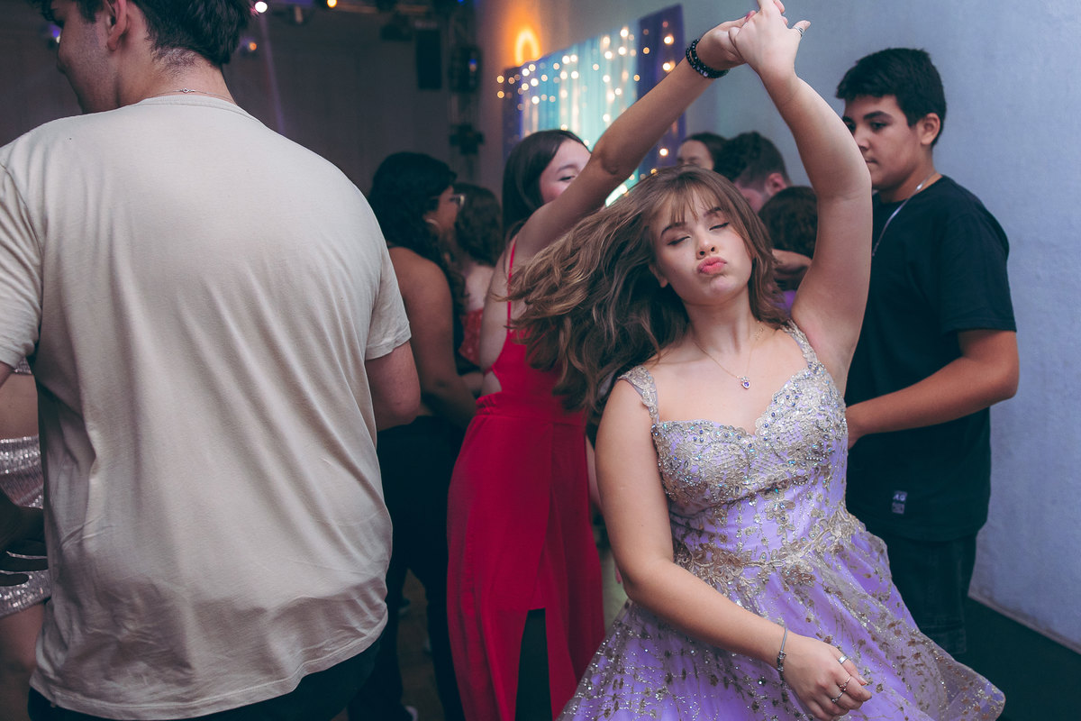 fotografo pelotas, fabiano rosa, festa  15 anos, xv anos, cabos e soldados, estúdio fotografico, moda, vestido 15 anos, festa 15 , ensaio street, blogueira, debutante, festa, evento, make, maquiagem, festa, xv anos pelotas, decoração, vestido vinho, bordo