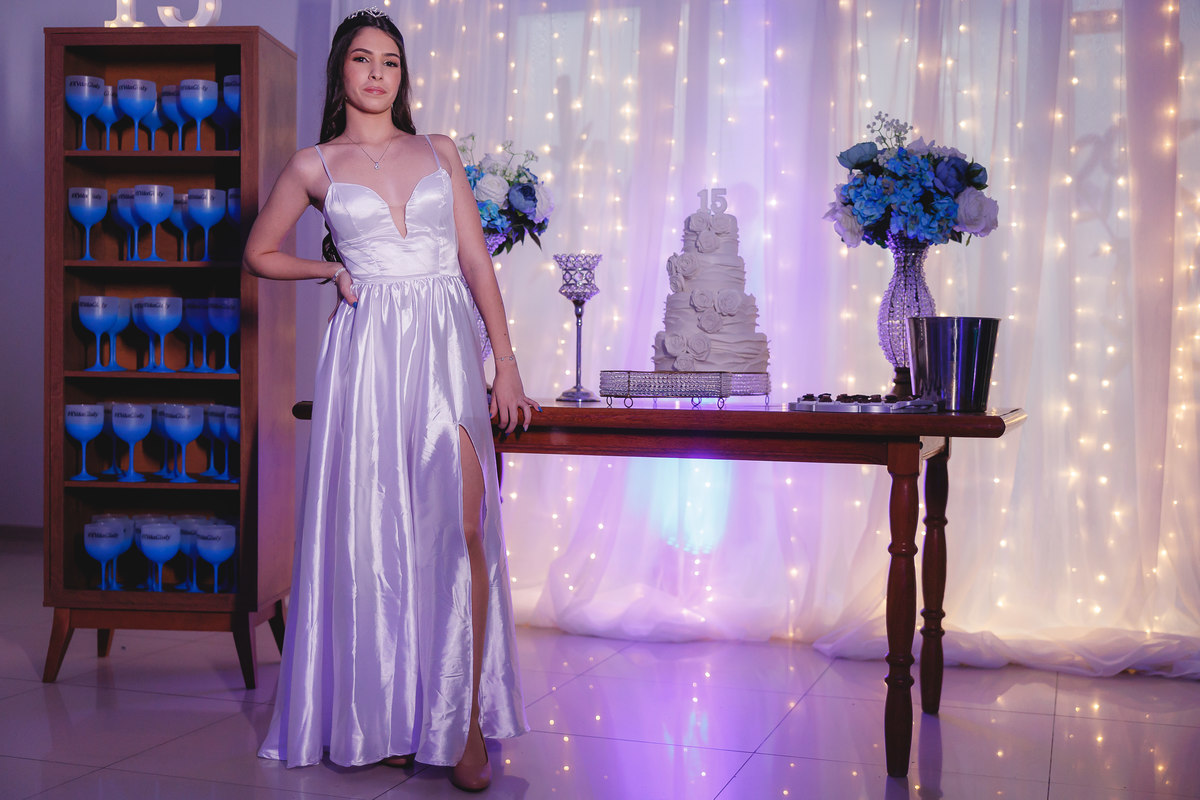 fotografo pelotas, fabiano rosa, festa  15 anos, xv anos, Salão Bamboo, estúdio fotografico, moda, vestido 15 anos, festa 15 , influencer, debutante, festa, evento, make, maquiagem, xv anos pelotas, making , vestido bordo, decoração 15 anos, pista, video