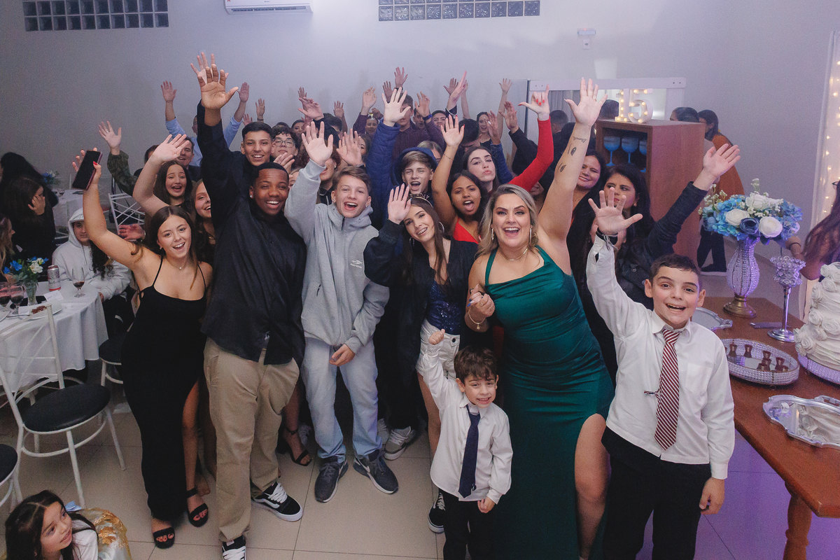 fotografo pelotas, fabiano rosa, festa  15 anos, xv anos, Salão Bamboo, estúdio fotografico, moda, vestido 15 anos, festa 15 , influencer, debutante, festa, evento, make, maquiagem, xv anos pelotas, making , vestido bordo, decoração 15 anos, pista, video