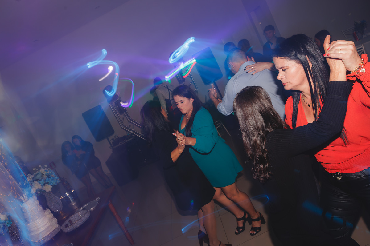 fotografo pelotas, fabiano rosa, festa  15 anos, xv anos, Salão Bamboo, estúdio fotografico, moda, vestido 15 anos, festa 15 , influencer, debutante, festa, evento, make, maquiagem, xv anos pelotas, making , vestido bordo, decoração 15 anos, pista, video