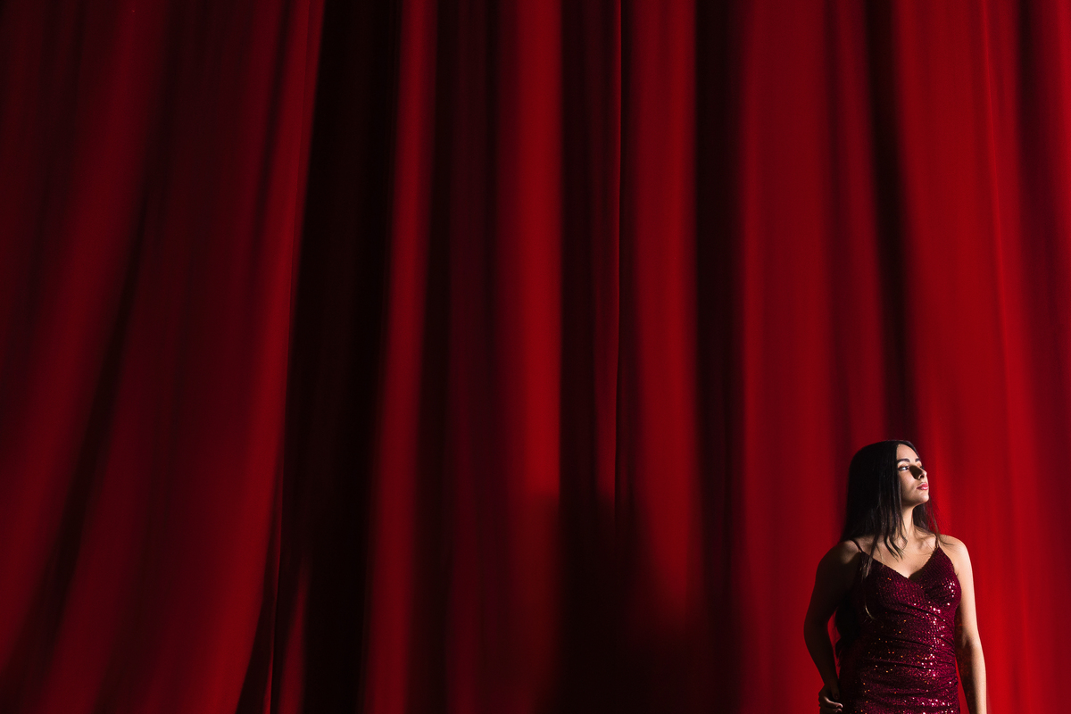 fotografo pelotas, fabiano rosa, ensaio  15 anos, teatro guarani, estúdio fotografico, moda, vestido vermelho, festa 15 , ensaio teatro, modelo , debutante, festa, evento, make, maquiagem festa, xv anos pelotas, satolep, fotos de 15 anos, ensaio teatro