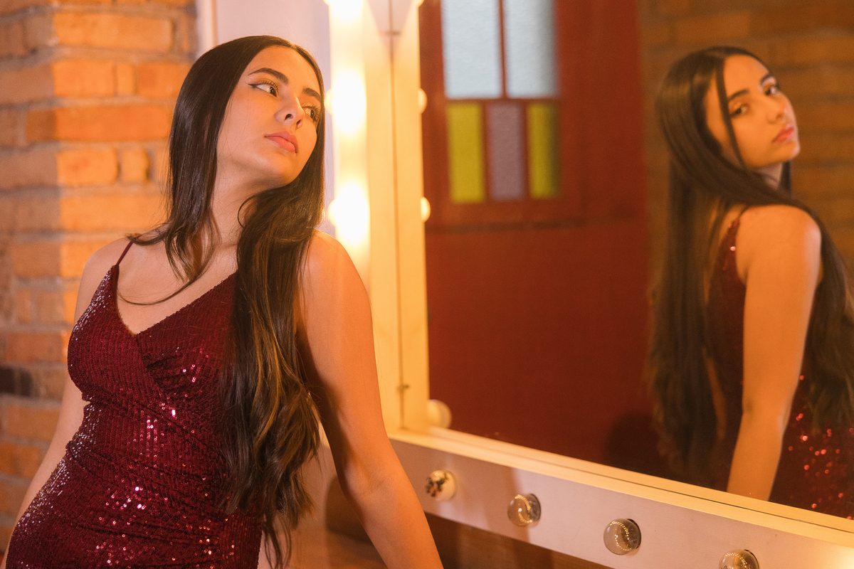 fotografo pelotas, fabiano rosa, ensaio  15 anos, teatro guarani, estúdio fotografico, moda, vestido vermelho, festa 15 , ensaio teatro, modelo , debutante, festa, evento, make, maquiagem festa, xv anos pelotas, satolep, fotos de 15 anos, ensaio teatro