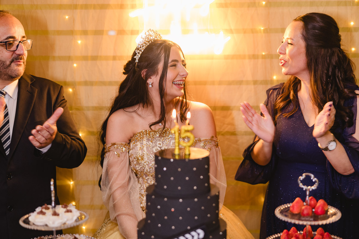 fotografo pelotas, fabiano rosa, ensaio  15 anos, xv anos, las Palmas, estúdio fotografico, moda, vestido 15 anos, festa 15 , ensaio street, blogueira, influencer, debutante, festa, evento, make, maquiagem, festa, 15 anos pelotas, making , vestido dourado