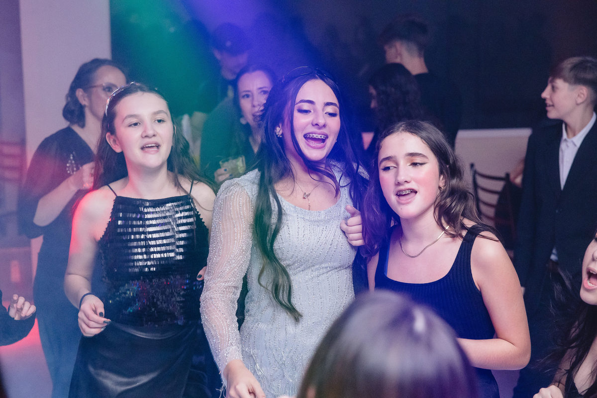 fotografo pelotas, fabiano rosa, ensaio  15 anos, xv anos, las Palmas, estúdio fotografico, moda, vestido 15 anos, festa 15 , ensaio street, blogueira, influencer, debutante, festa, evento, make, maquiagem, festa, 15 anos pelotas, making , vestido dourado