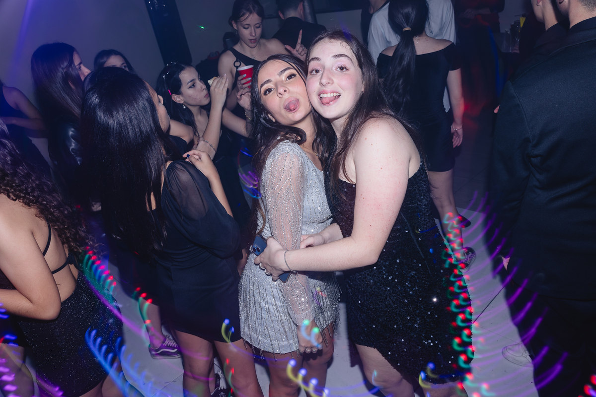 fotografo pelotas, fabiano rosa, ensaio  15 anos, xv anos, las Palmas, estúdio fotografico, moda, vestido 15 anos, festa 15 , ensaio street, blogueira, influencer, debutante, festa, evento, make, maquiagem, festa, 15 anos pelotas, making , vestido dourado