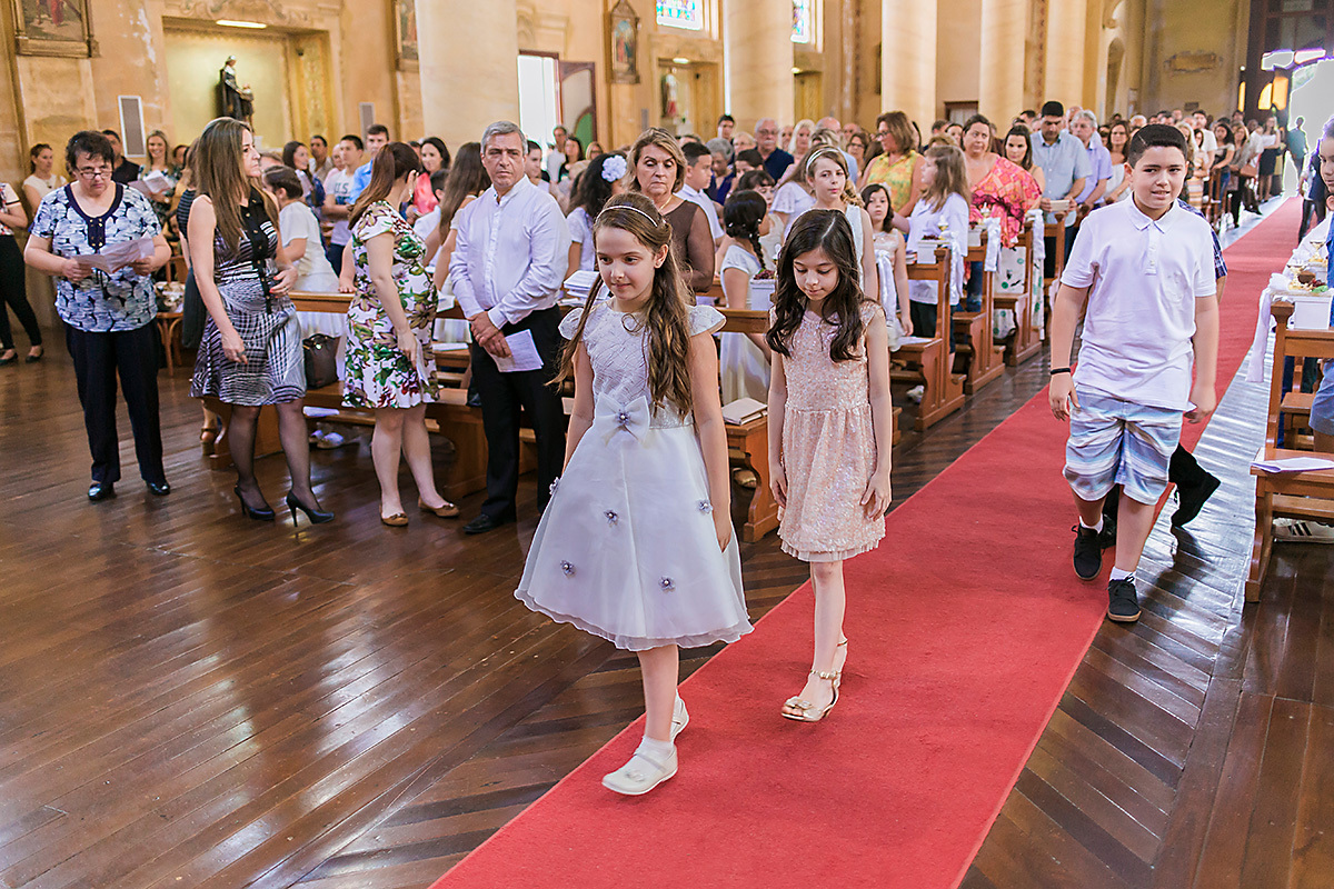 1 comunhão, amor, bolo, Catedral, Charqueadas, comemoração, DECORAÇÃO, doces,festa, fotografia, fotografia de família, igreja, infantil, linda, menina, mesa decorada, pelotas, princesa, quinta dom manoel, religião, são francisco de paula, vestido