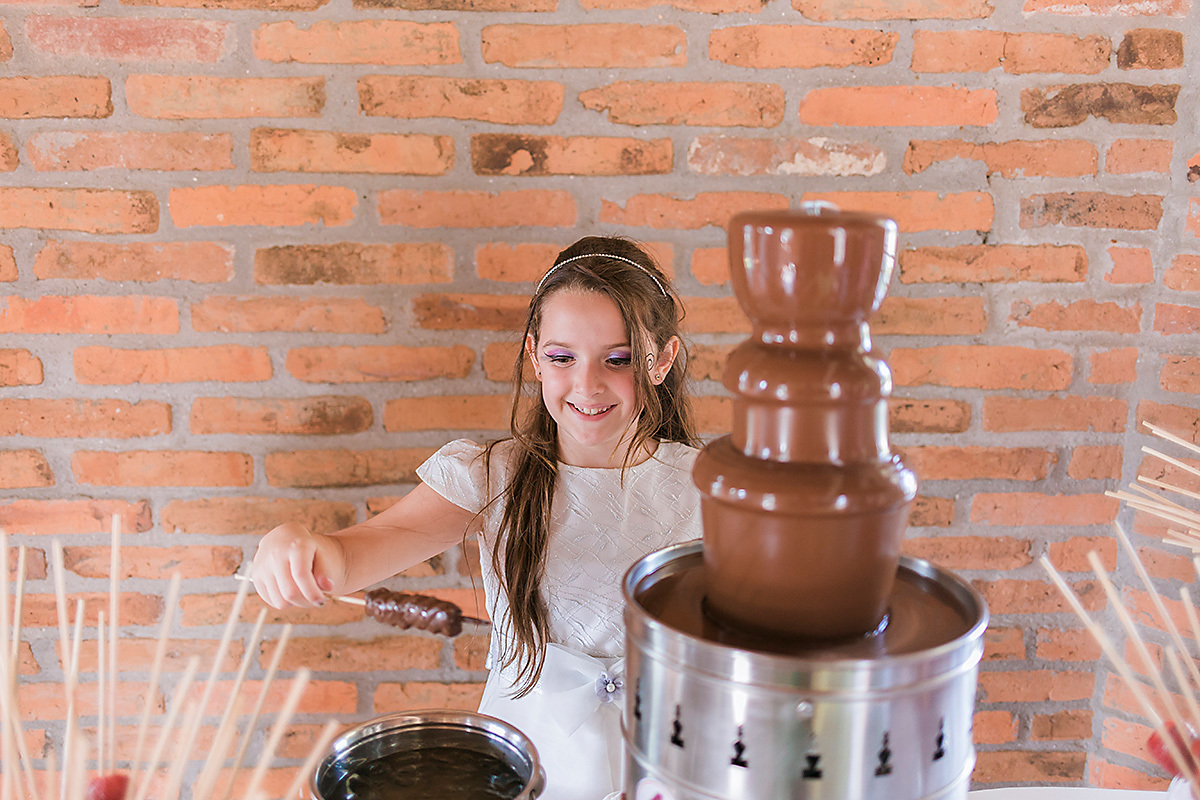 1 comunhão, amor, bolo, Catedral, Charqueadas, comemoração, DECORAÇÃO, doces,festa, fotografia, fotografia de família, igreja, infantil, linda, menina, mesa decorada, pelotas, princesa, quinta dom manoel, religião, são francisco de paula, vestido