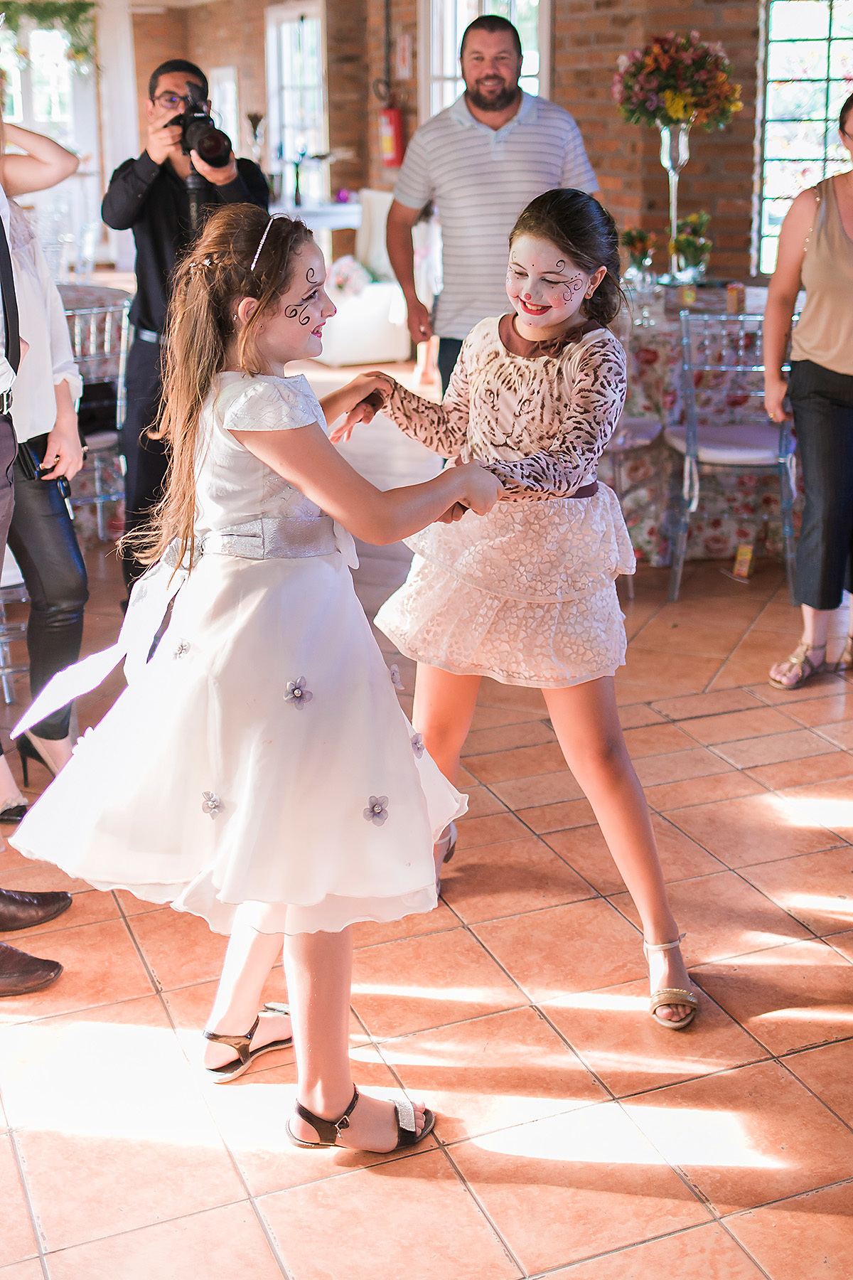 1 comunhão, amor, bolo, Catedral, Charqueadas, comemoração, DECORAÇÃO, doces,festa, fotografia, fotografia de família, igreja, infantil, linda, menina, mesa decorada, pelotas, princesa, quinta dom manoel, religião, são francisco de paula, vestido