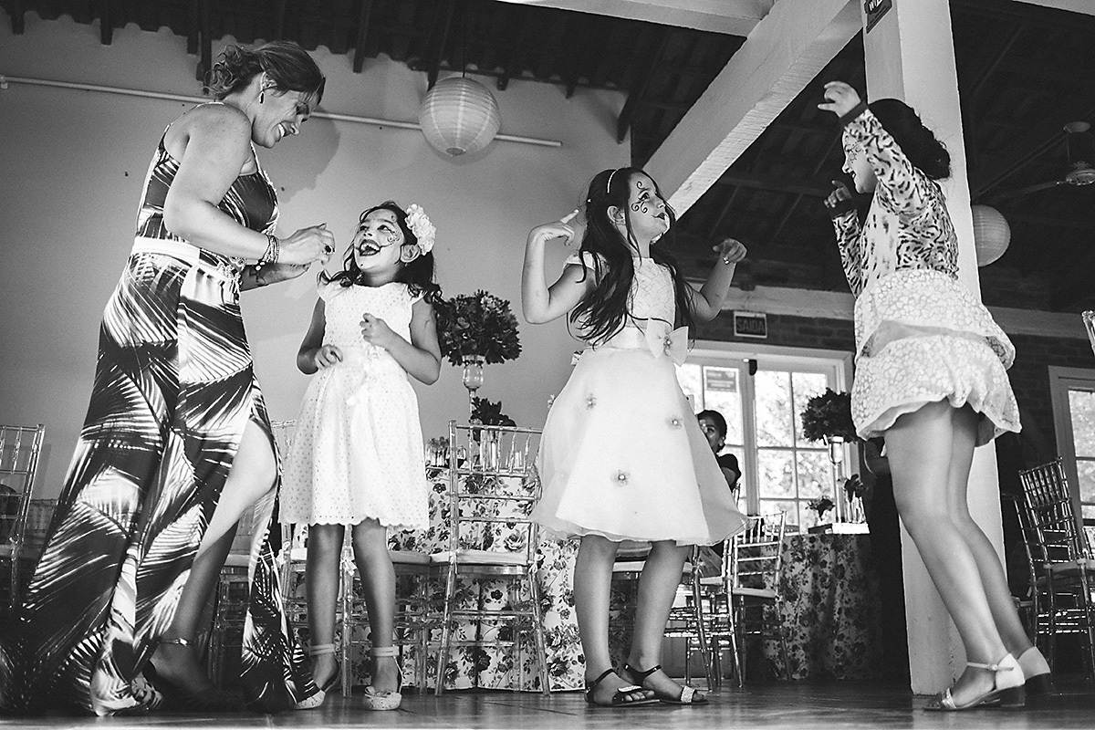 1 comunhão, amor, bolo, Catedral, Charqueadas, comemoração, DECORAÇÃO, doces,festa, fotografia, fotografia de família, igreja, infantil, linda, menina, mesa decorada, pelotas, princesa, quinta dom manoel, religião, são francisco de paula, vestido