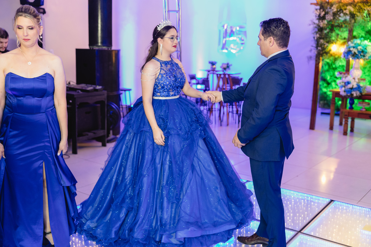 fotografo pelotas, fabiano rosa, festa  15 anos, xv anos, Sant Helena, estúdio fotografico, moda, vestido 15 anos, festa 15 , ensaio street, blogueira, debutante, festa, evento, make, maquiagem, festa, xv anos pelotas, making , vestido AZUL, lilas