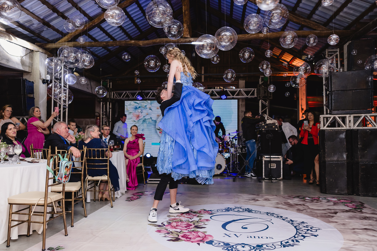 fotografo pelotas, fabiano rosa, festa de 15 anos, xv anos, chácara família fiss, estúdio fotografico, moda, vestido 15 anos, festa 15 , ensaio natureza, modelo , debutante, festa, evento, make, maquiagem, vestido azul 15 pelotas, satolep, book de 15 anos