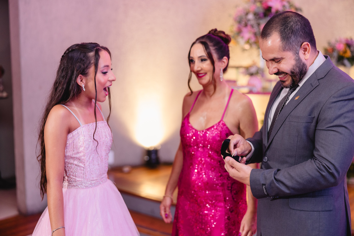 fotografo pelotas, fabiano rosa, festa  15 anos, san sebastian, estúdio fotografico, vestido 15 anos, Vestido rosa, festa 15 , ensaio, blogueira, blog, influencer, modelo , debutante, festa, evento, make, maquiagem festa, 15 anos pelotas, satolep