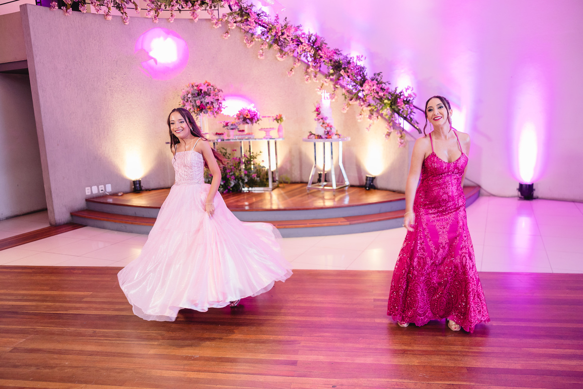 fotografo pelotas, fabiano rosa, festa  15 anos, san sebastian, estúdio fotografico, vestido 15 anos, Vestido rosa, festa 15 , ensaio, blogueira, blog, influencer, modelo , debutante, festa, evento, make, maquiagem festa, 15 anos pelotas, satolep