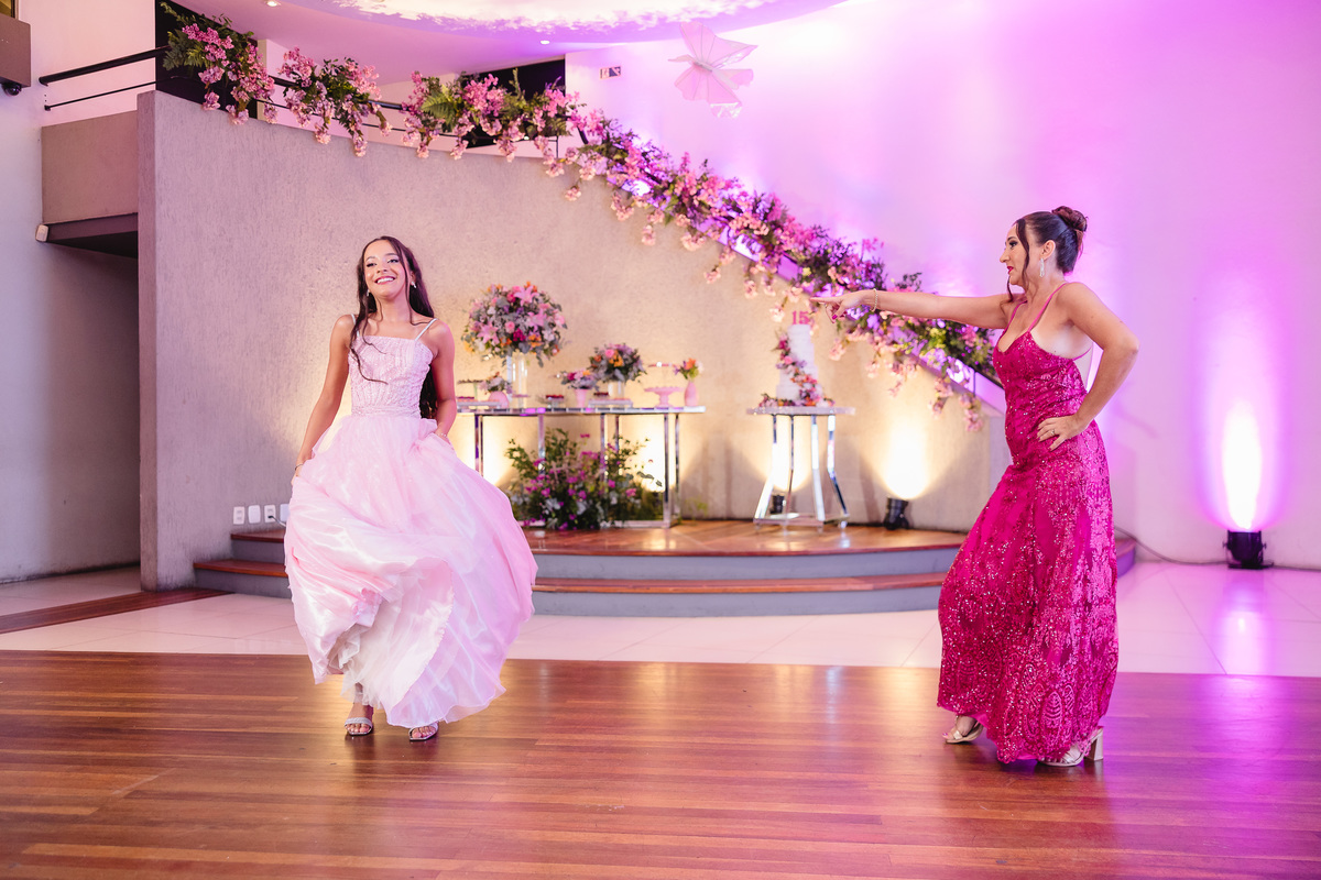 fotografo pelotas, fabiano rosa, festa  15 anos, san sebastian, estúdio fotografico, vestido 15 anos, Vestido rosa, festa 15 , ensaio, blogueira, blog, influencer, modelo , debutante, festa, evento, make, maquiagem festa, 15 anos pelotas, satolep