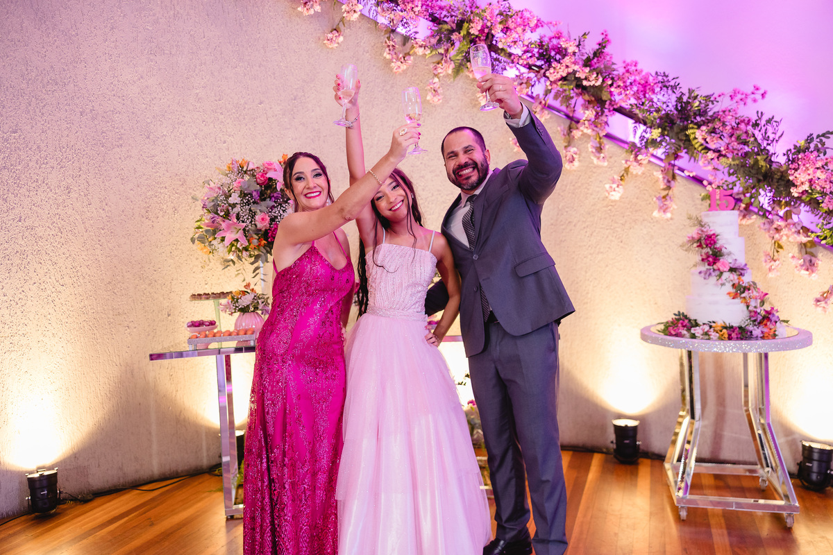 fotografo pelotas, fabiano rosa, festa  15 anos, san sebastian, estúdio fotografico, vestido 15 anos, Vestido rosa, festa 15 , ensaio, blogueira, blog, influencer, modelo , debutante, festa, evento, make, maquiagem festa, 15 anos pelotas, satolep