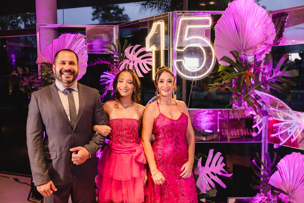 fotografo pelotas, fabiano rosa, festa  15 anos, san sebastian, estúdio fotografico, vestido 15 anos, Vestido rosa, festa 15 , ensaio, blogueira, blog, influencer, modelo , debutante, festa, evento, make, maquiagem festa, 15 anos pelotas, satolep