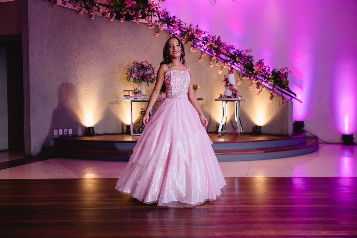 fotografo pelotas, fabiano rosa, festa  15 anos, san sebastian, estúdio fotografico, vestido 15 anos, Vestido rosa, festa 15 , ensaio, blogueira, blog, influencer, modelo , debutante, festa, evento, make, maquiagem festa, 15 anos pelotas, satolep