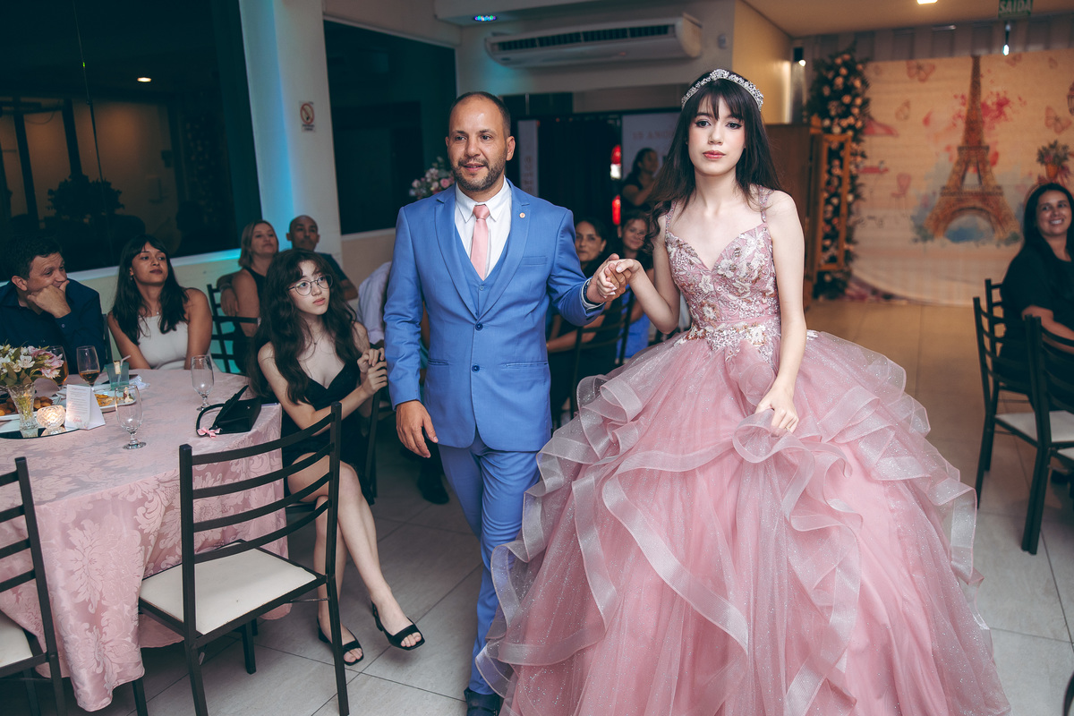 fotografo pelotas, fabiano rosa, ensaio  15 anos, 15 anos, las Palmas, estúdio fotografico, moda, vestido 15 anos, festa 15 , ensaio street, blogueira, influencer, debutante, festa, evento, make, maquiagem, festa, 15 anos pelotas, maquiagem , vestido rosa