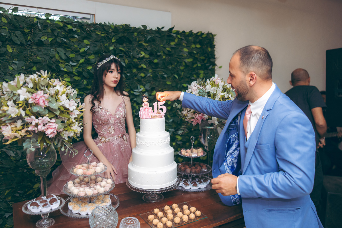 fotografo pelotas, fabiano rosa, ensaio  15 anos, 15 anos, las Palmas, estúdio fotografico, moda, vestido 15 anos, festa 15 , ensaio street, blogueira, influencer, debutante, festa, evento, make, maquiagem, festa, 15 anos pelotas, maquiagem , vestido rosa